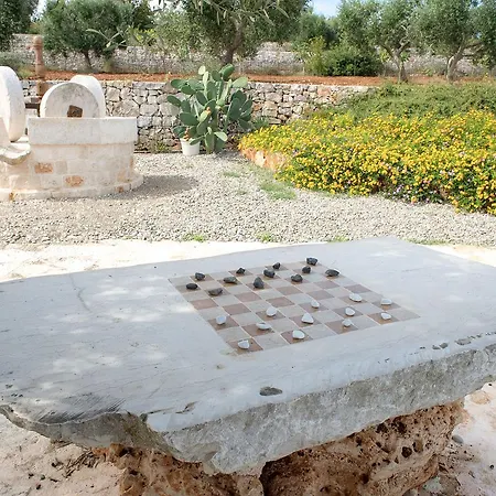 빌라 Luxury Trulli Ericla With A Pool