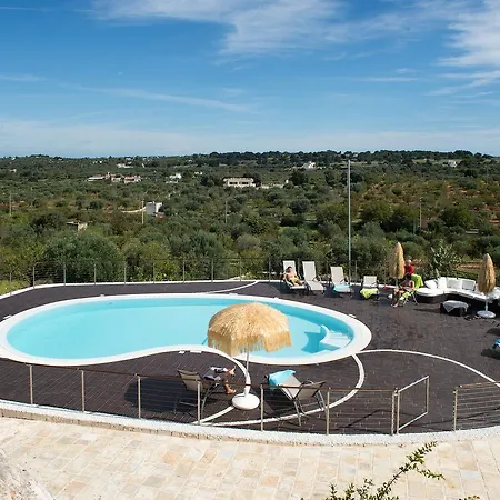 빌라 Luxury Trulli Ericla With A Pool