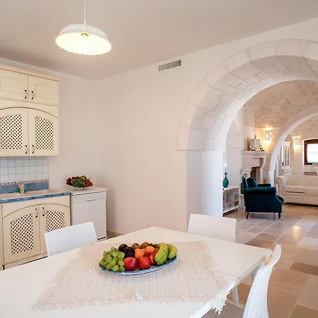 Luxury Trulli Ericla With A Pool 푸티냐노